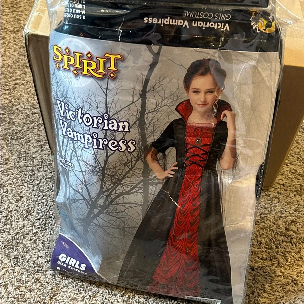 Spirit Halloween Vampire Princess Costume Velvet dress size XL dress up youth